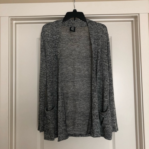 Bobeau Lightweight Cardigan - Picture 2 of 6